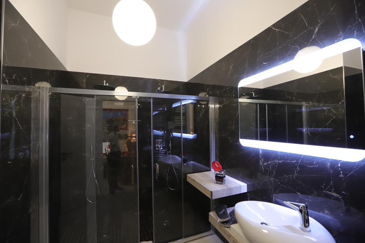Mecla Suites Неаполь Екстер'єр фото