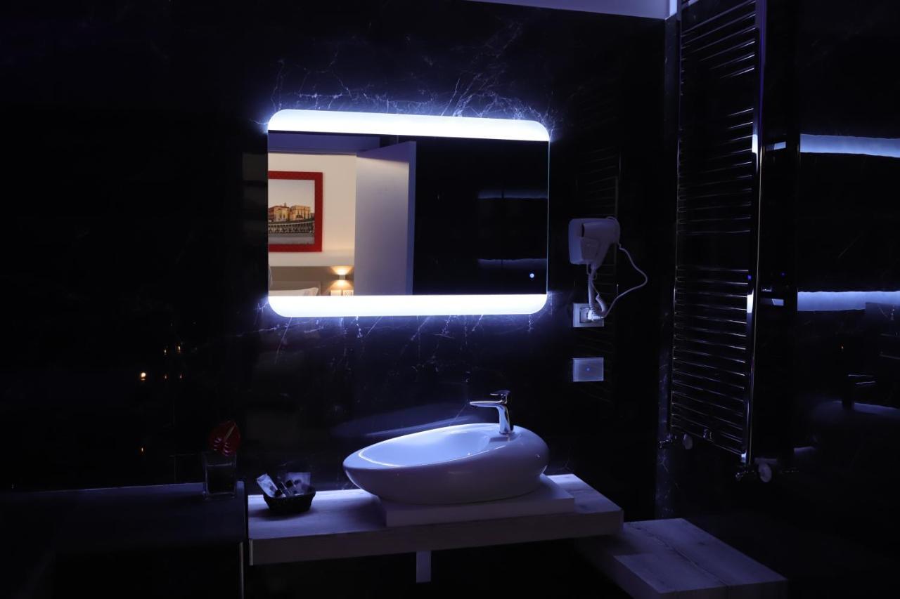 Mecla Suites Неаполь Екстер'єр фото